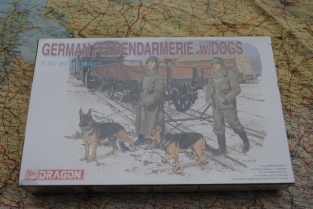Dragon 6098 GERMAN FELDENDARMERIE with DOGS